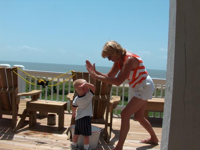 Give Mimi five! Way to go, Gunner!