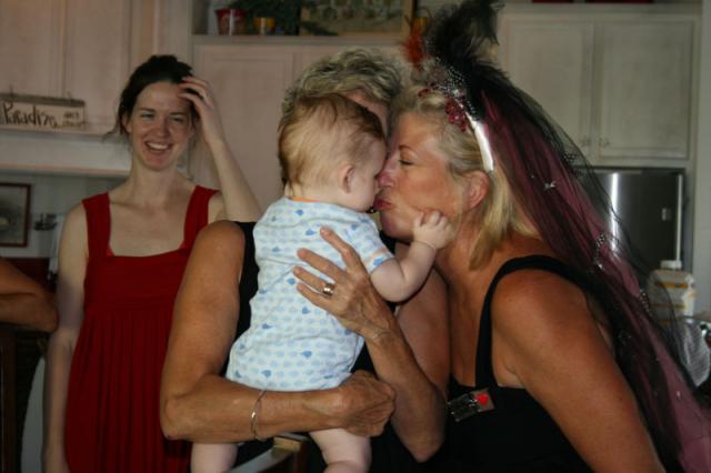 YaYa kisses