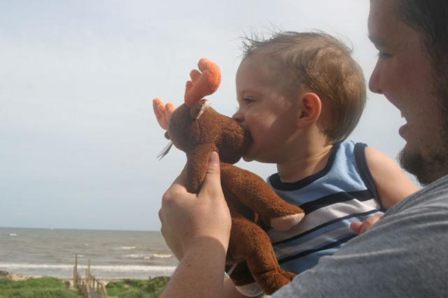 Lumpy gets a kiss