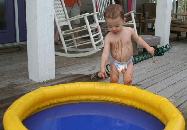 Whoa, weird bathtub!