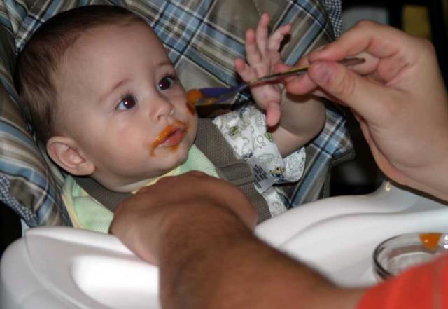 I want to hold the spoon! ~ June 26, 2006