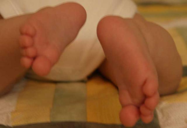 Blurry feet ~ June 9, 2006
