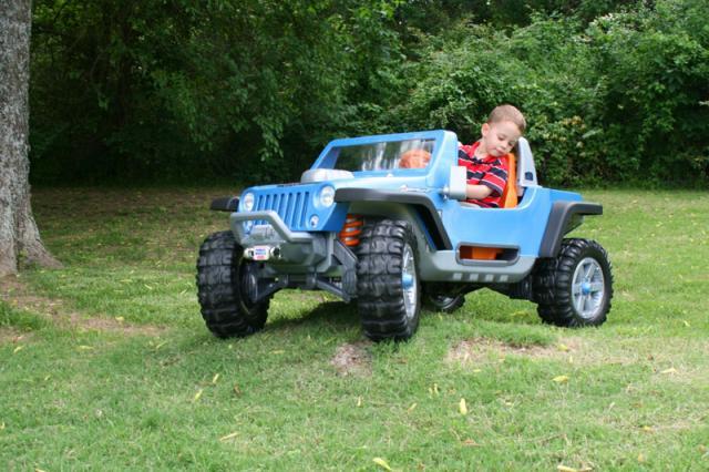 Look at the pro, watching his tire grip ~ May 24, 2008