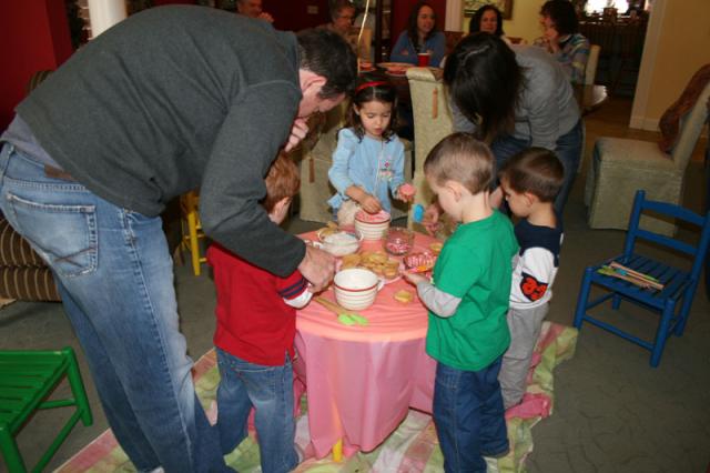 Cupcake decorating!
