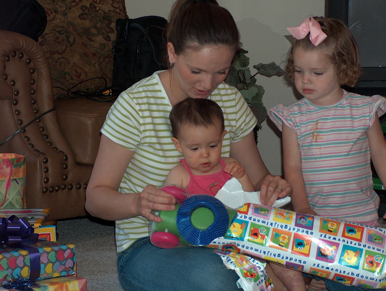 Gracie's got her very own golf clubs!
