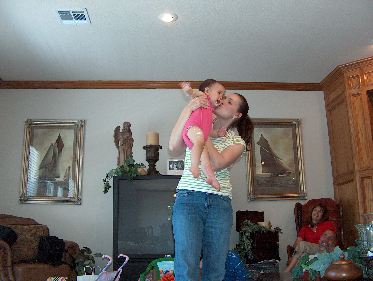 A birthday kiss from Mom!