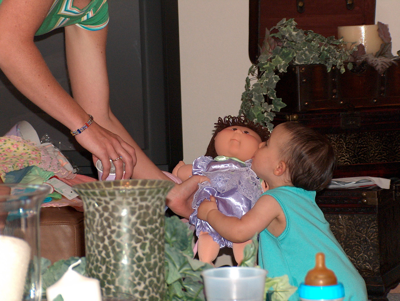 Awww, a "sugar kiss" for the cabbage patch doll!