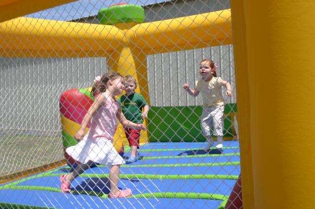 Bouncing, bouncing!