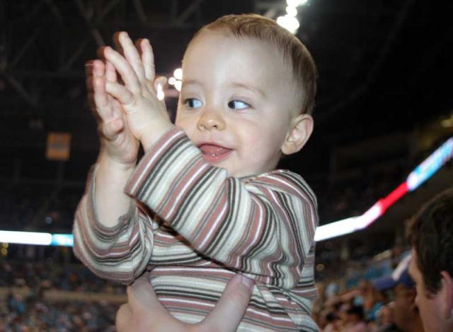 Clapping along with the crowd!