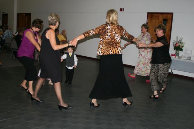 Ring around the rosie?