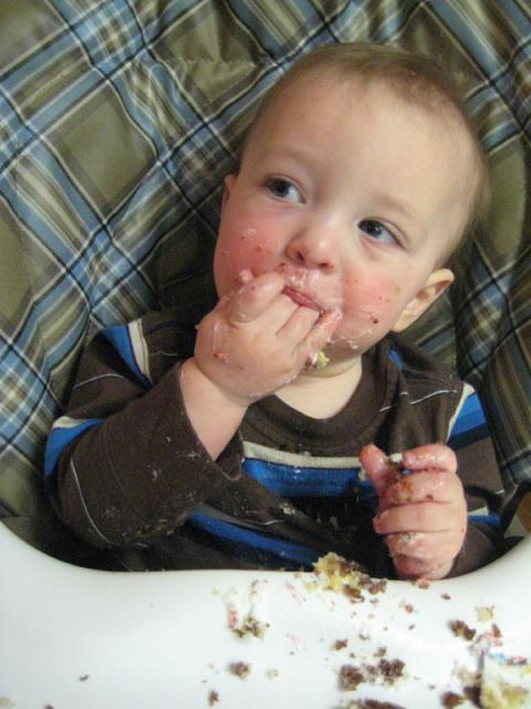Mama's cupcakes are finger-lickin' good!