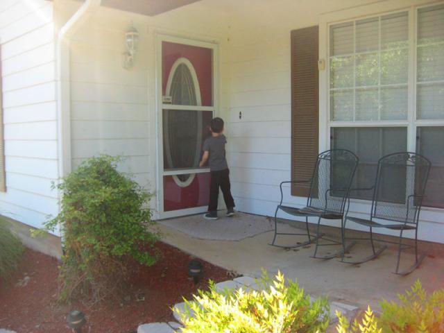 Knock knock, Mamaw!